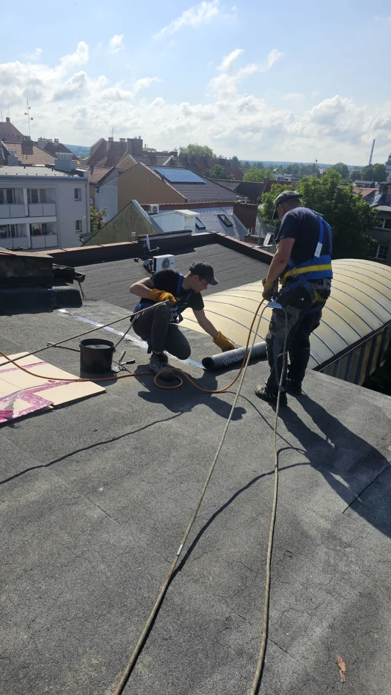 Remont dachu płaskiego, Żory — prace dekarskie