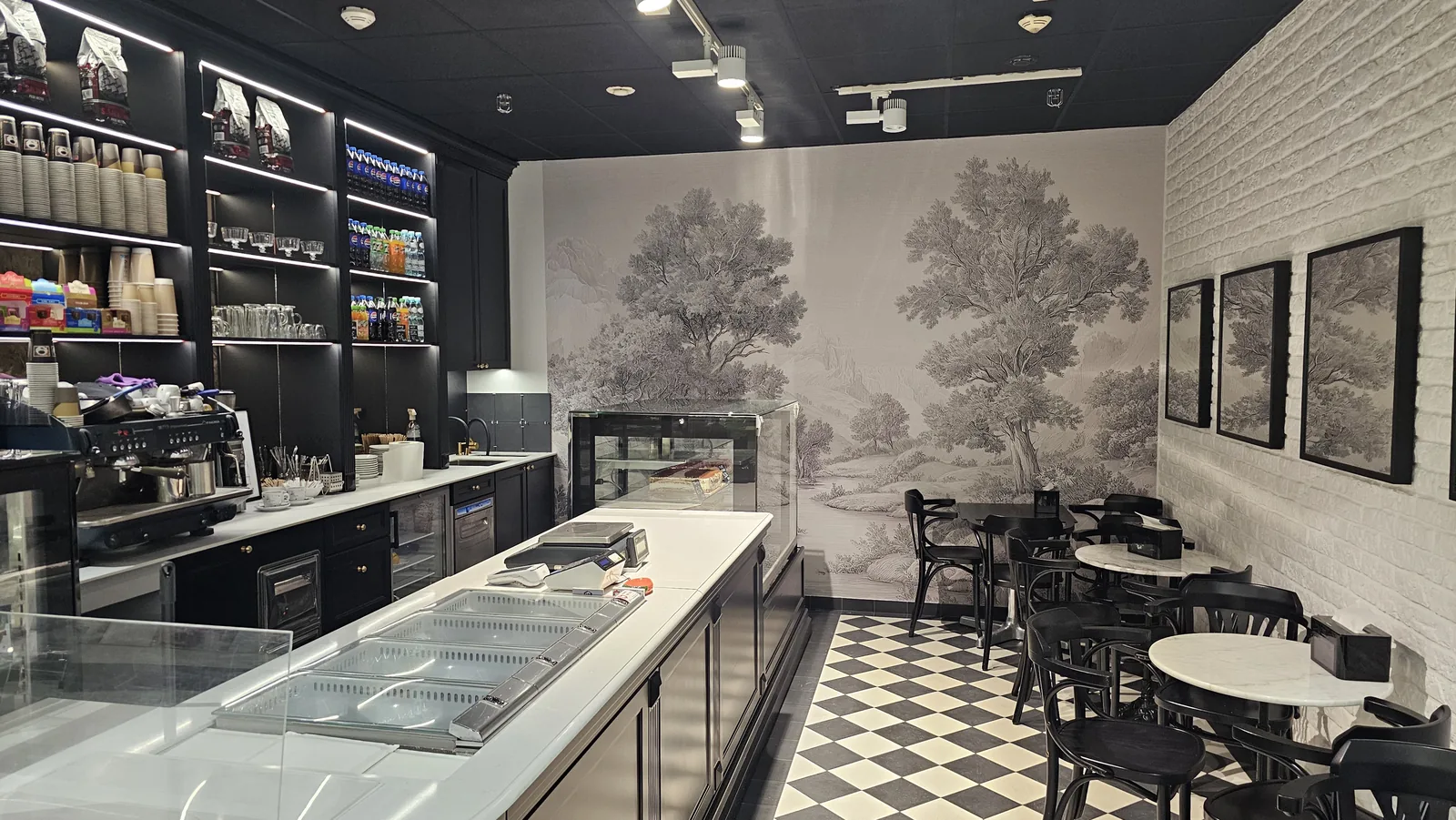 Kawiarnia w galerii handlowej, Bielsko-Biała — lokal usługowy
